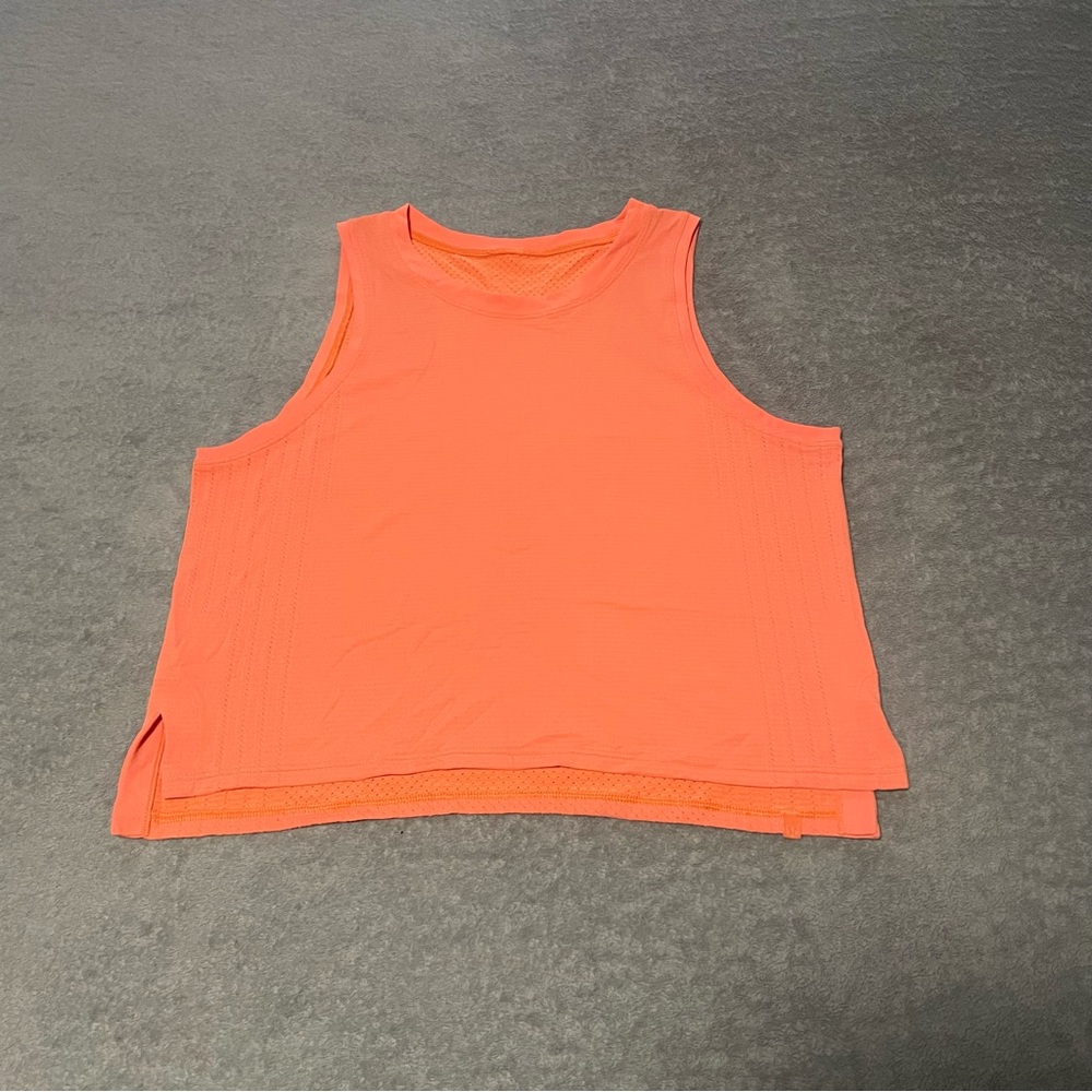 Lululemon train to be tank top size 8 in orange soda